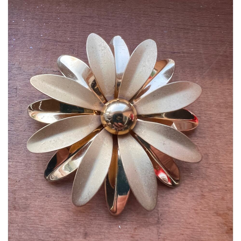 vintage gold tone large flower brooch daisy 2-tone statement MCM modernist